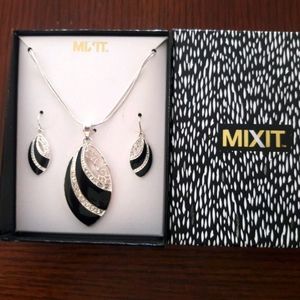 Mixit Jewelry set